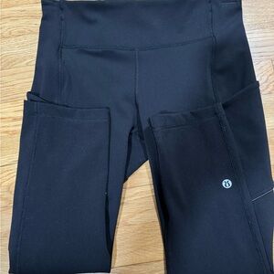 Lululemon Athletica Capri 6 NWOT